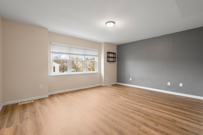 Building Photo - 13 Taconic St