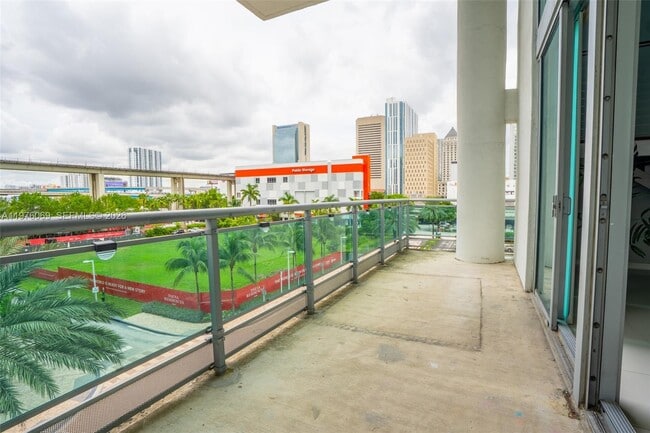 Building Photo - 350 S Miami Ave