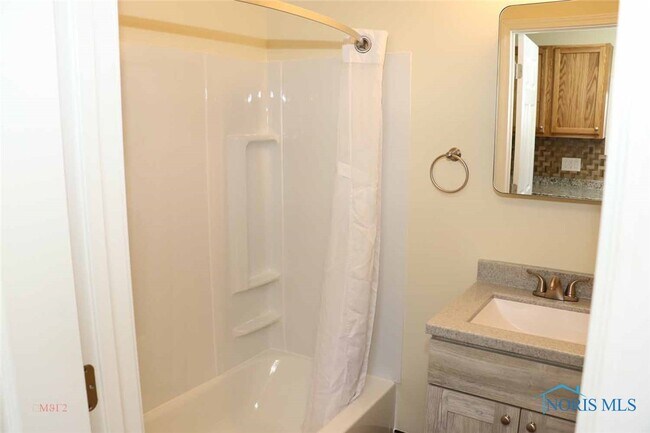 Building Photo - 129 Oswald St