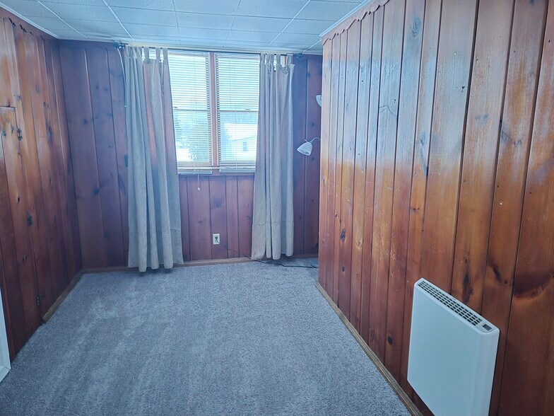 Living Room 2 - 504 N Rath Ave