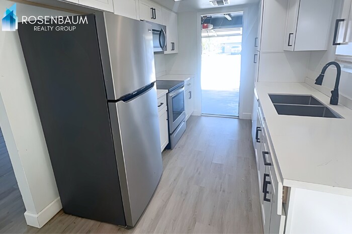 Building Photo - 548 S Udall