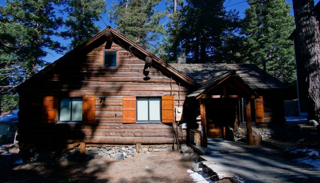 Building Photo - Discover Your Mammoth Haven in Old Mammoth...