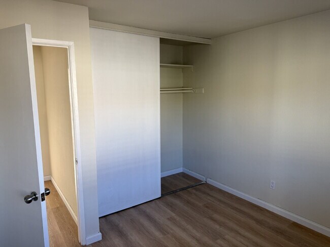 Building Photo - Spacious Blossom Valley Home