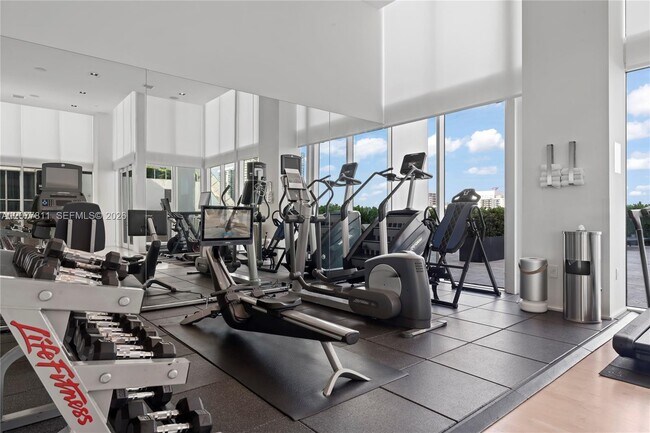 Building Photo - 1040 Biscayne Blvd