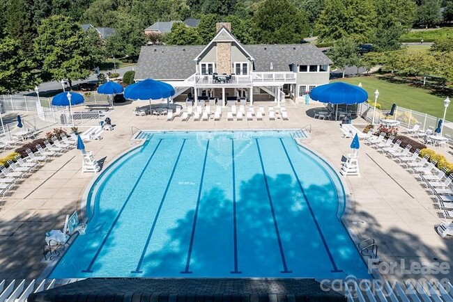 Building Photo - 8811 Singleton Ct