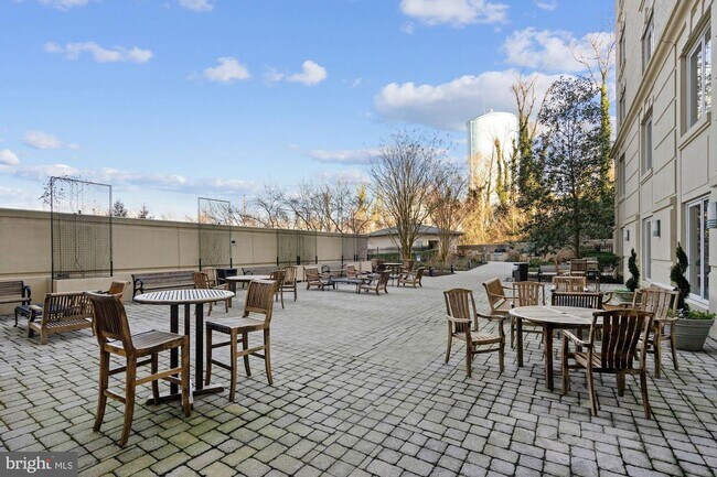 Building Photo - 5 Park Pl