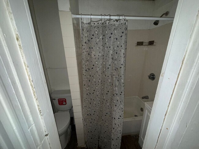 Building Photo - 141 Franklin St