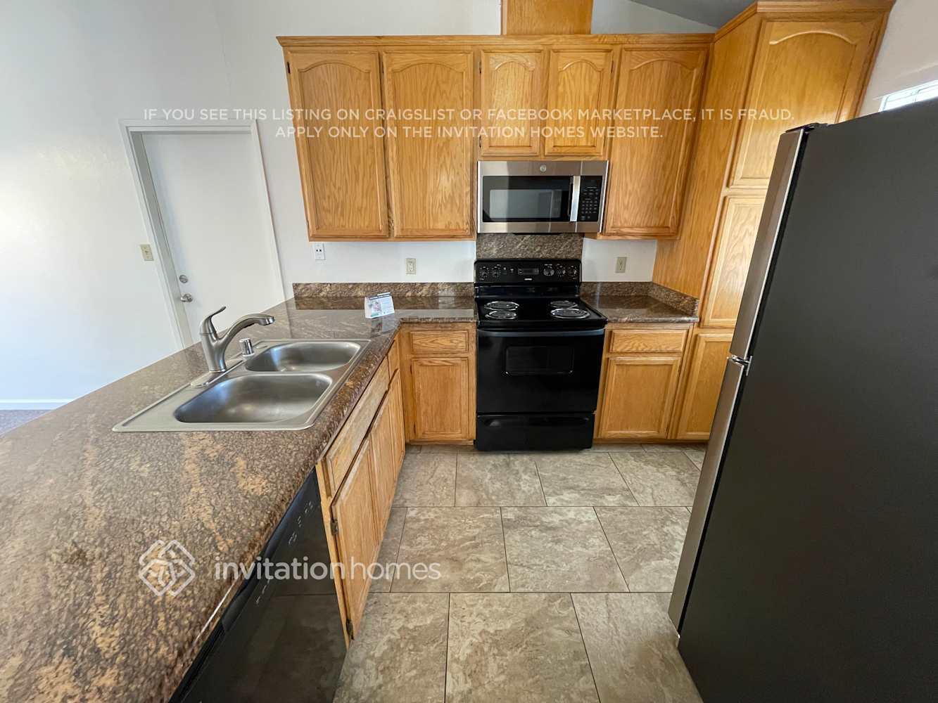 Building Photo - 1144 La Mesa St