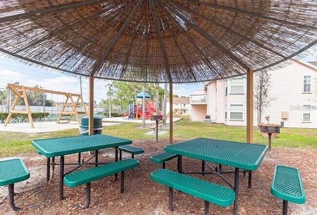 Building Photo - 2051 Royal Bay Blvd
