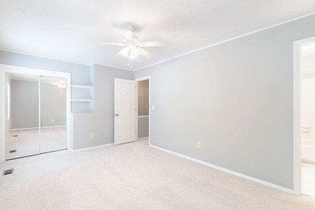 Building Photo - Two-Story Townhome Quiet Neighborhood w/ G...