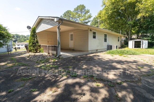 Building Photo - 709 Brookridge Cir SW
