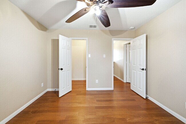 Building Photo - House in a Gated community with SOLAR PANELS!