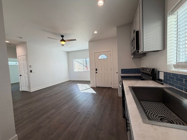 Building Photo - 4434 San Juan Ave