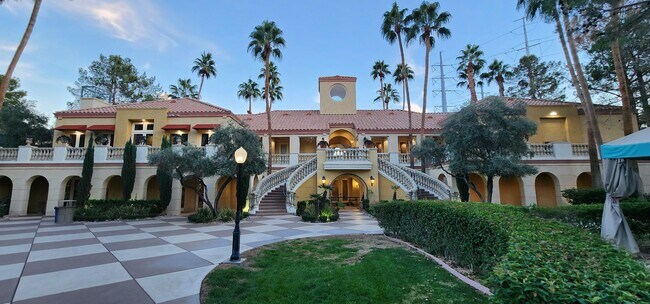 Building Photo - Fully furnished-full Sphere view