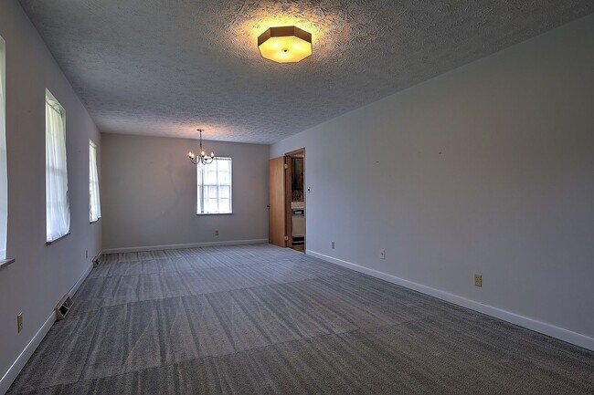 Building Photo - 4660 Kingsport Hwy