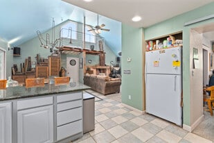 Building Photo - 6 Valdez Ln