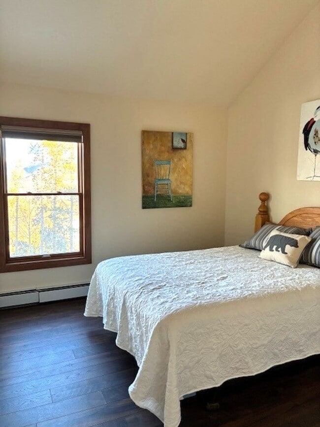 Building Photo - Long Term Rental- Buffalo Ridge/Village 403CC