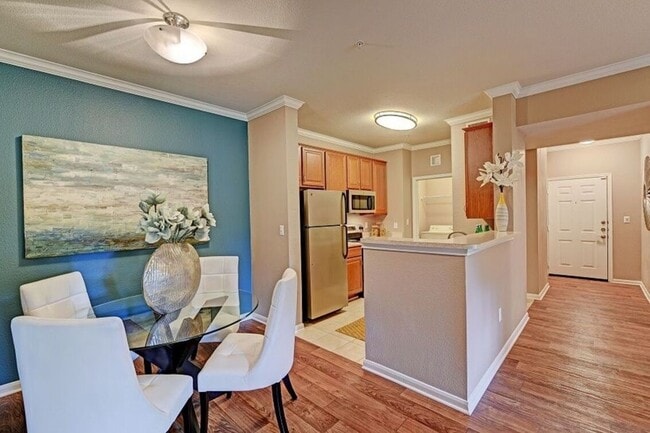 Building Photo - 2840 Shadowbriar Dr