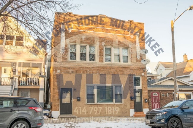 Primary Photo - 3650 E Barnard Ave