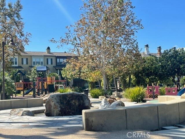Building Photo - 717 S Casita St