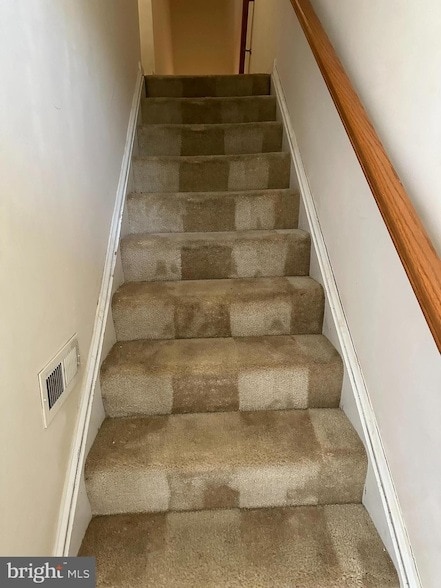 Building Photo - 103 Russell Ln