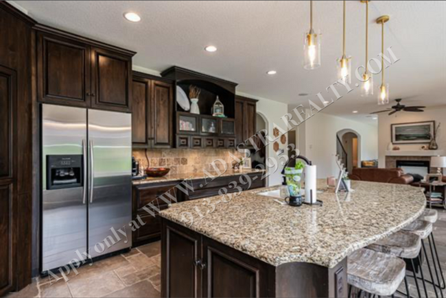Building Photo - Gorgeous 5 Bed 5 Bath Home in Olathe-Avail...