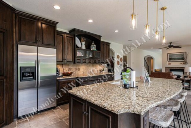 Building Photo - Gorgeous 5 Bed 5 Bath Home in Olathe-Comin...