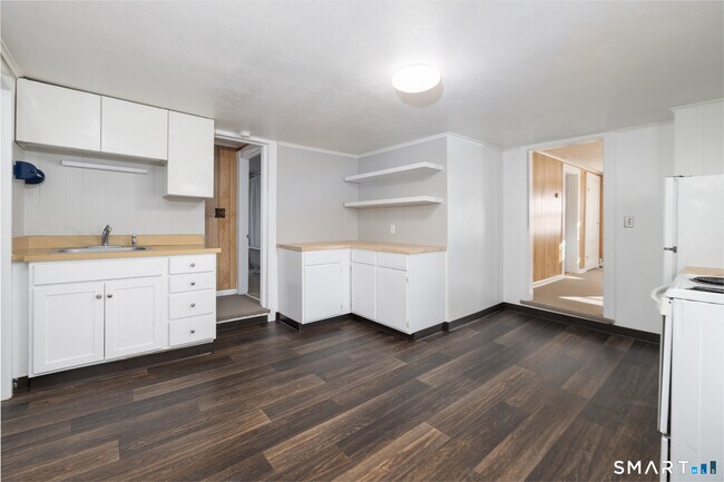 Building Photo - 199 Migeon Ave