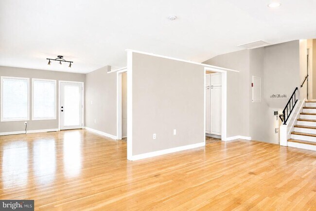 Building Photo - 10827 Charles Dr