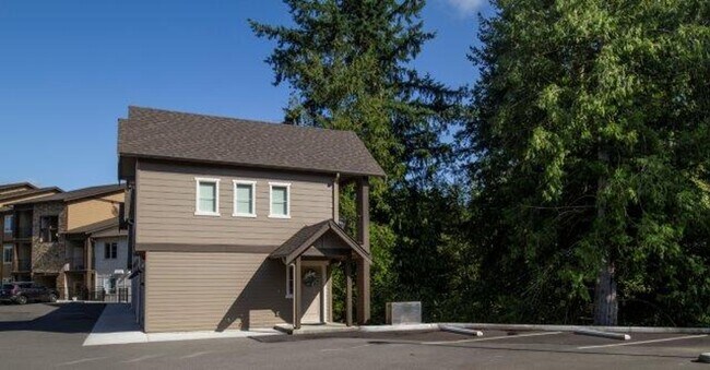 Building Photo - Come check out this 2 bedroom 2 bath with upscale interiors and open concept floorplan!