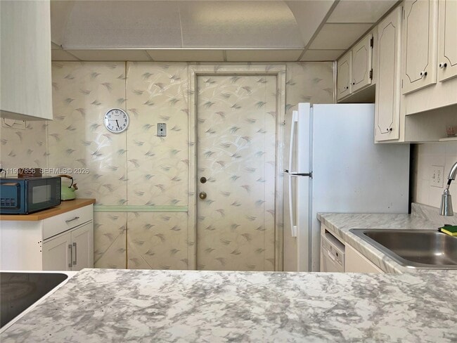 Building Photo - 1801 S Ocean Dr