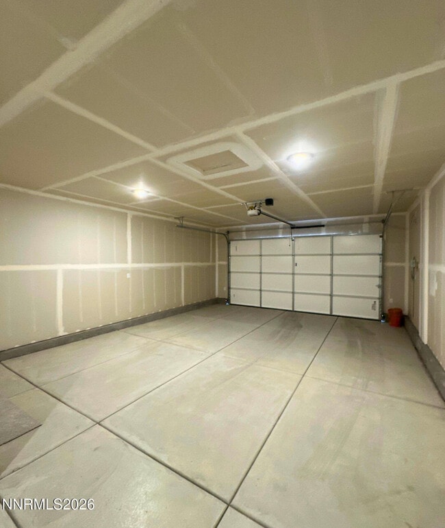 Building Photo - 7878 Willow Thicket Dr