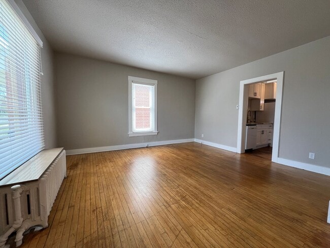 Building Photo - Newly Remodeled Modern 1-Bedroom Main Floo...