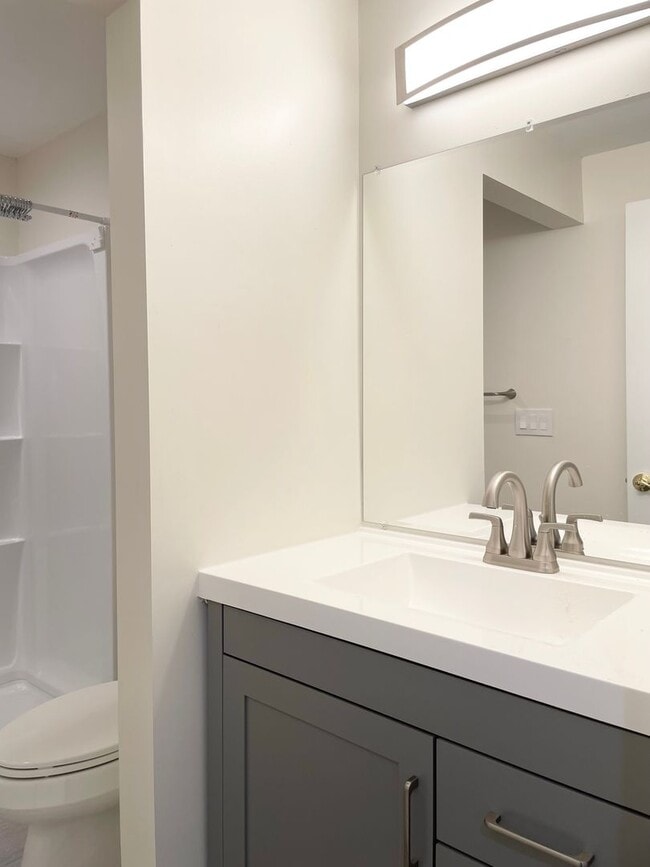 Building Photo - Remodeled 3+1 Bed 2 Bath Rambler in Juanita