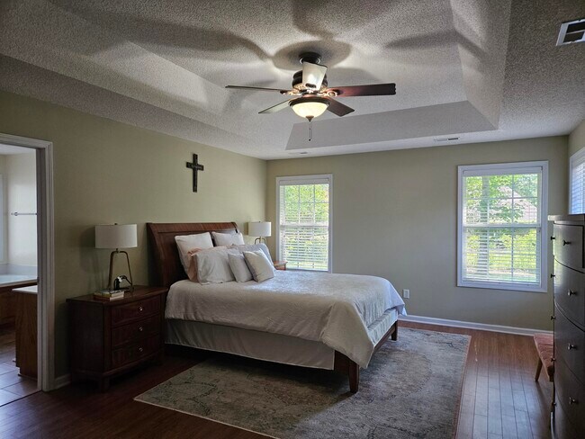 Building Photo - 2947 Sylvan Way