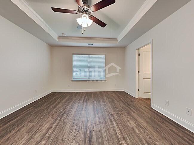 Building Photo - 512 West St