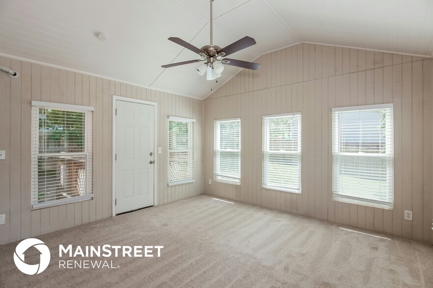 Building Photo - 6200 Sunstone Dr