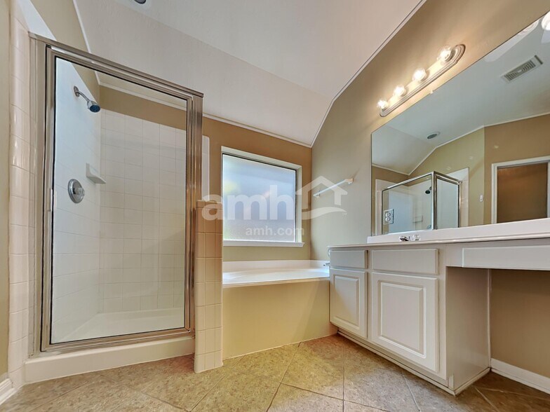 Building Photo - 3523 Pine Valley Dr