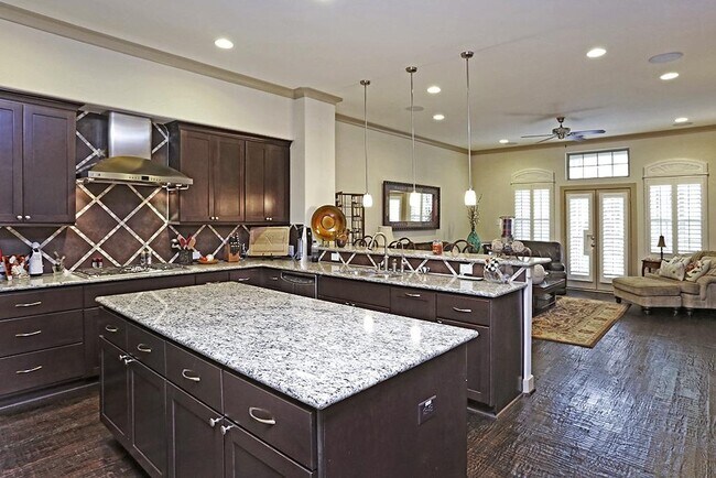 Building Photo - 4227 Dickson St