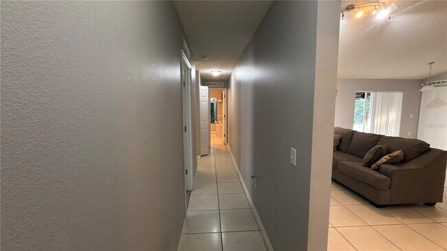 Building Photo - 627 Fisher Ct