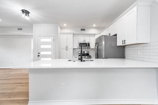 Building Photo - 783 Fortune St