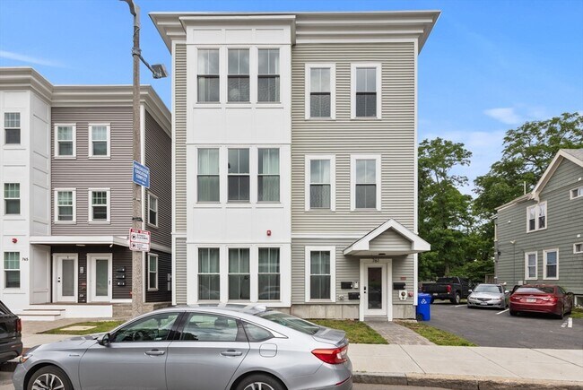 Building Photo - 761 Washington St