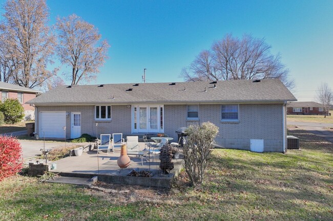 Building Photo - **WELL LOVED ONE LEVEL RANCH HOME WITH BEA...