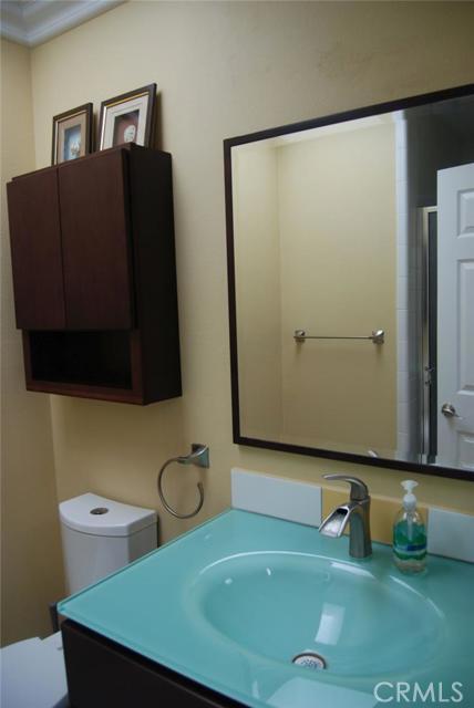 Building Photo - 223 20th St