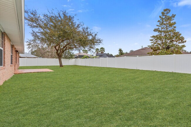 Building Photo - 6 Lemay Pl