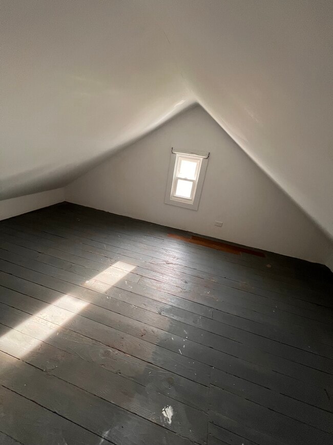 Building Photo - 123 Gould Ave