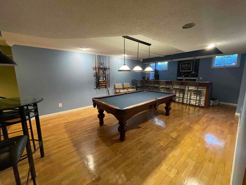 Building Photo - 1895 Highbank Dr