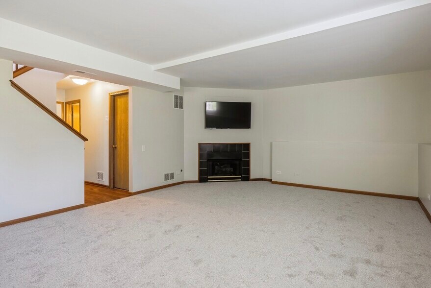 Building Photo - 2424 Dawson Ln