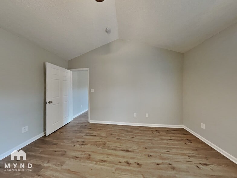 Building Photo - 177 Percheron Dr
