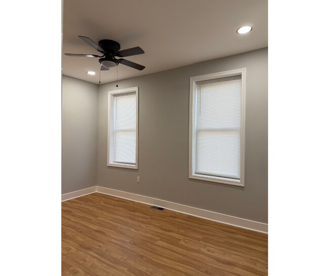 Building Photo - 1628 Benhill Ave